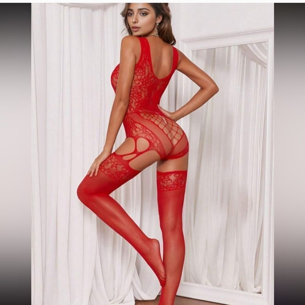 Chic Red Lace Body Stocking - Picture 3 of 3